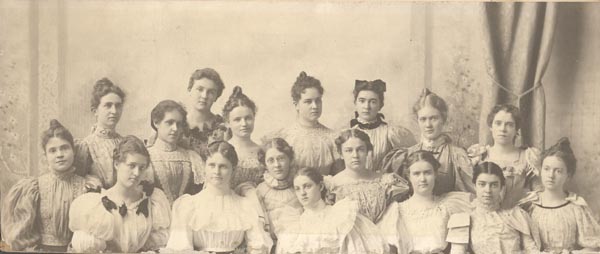 Recto of a photograph of Sigma Chapter, Kappa Kappa Gamma Fraternity, 1896.
