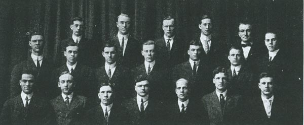 Fraternity photo from 1912 Cornhusker